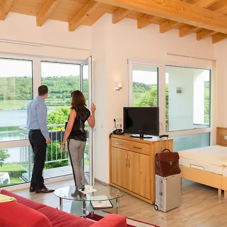 Hotel Eifel Schneider Am Maar 3*