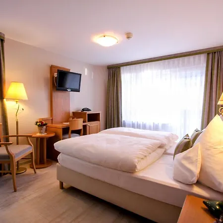 Отель Eifel Hotel Schneider Am Maar