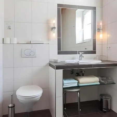 Eifel Hotel Schneider Am Maar Gmbh Шалькенмерен