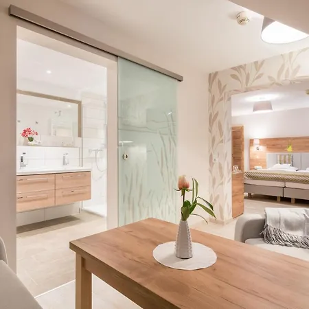 Eifel Schneider Am Maar Gmbh 3* شالكينميهرين