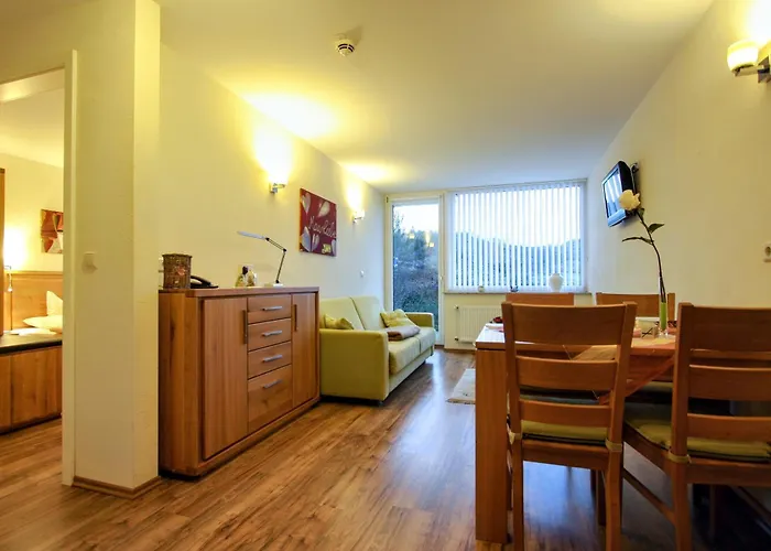 Eifel Hotel Schneider Am Maar 3* Шалькенмерен