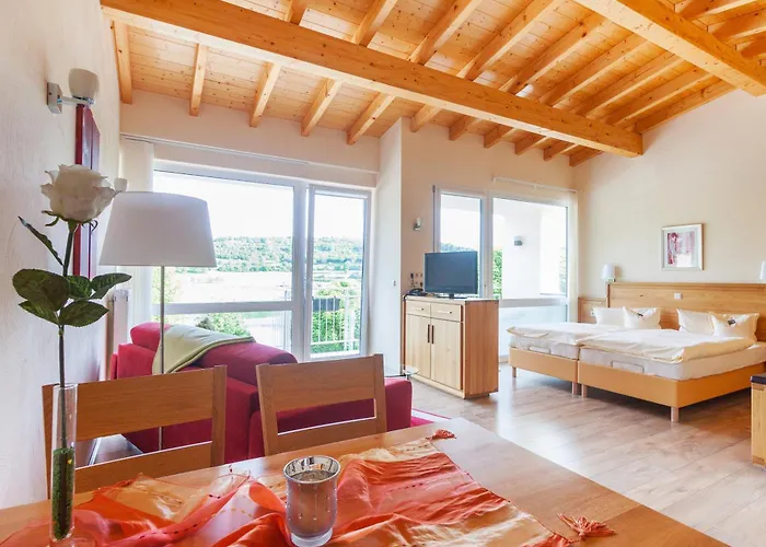 Eifel Hotel Schneider Am Maar 3* Шалькенмерен