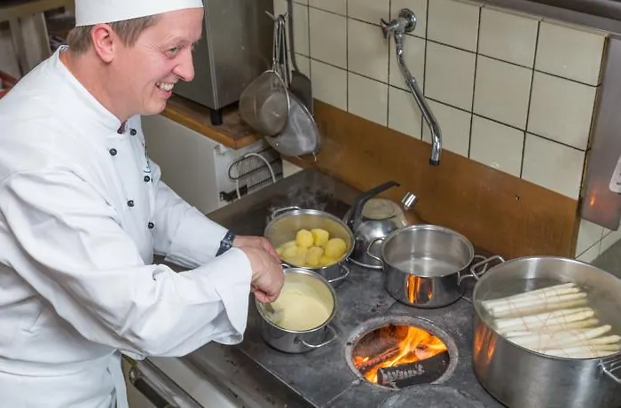 Hotel Eifel Schneider Am Maar