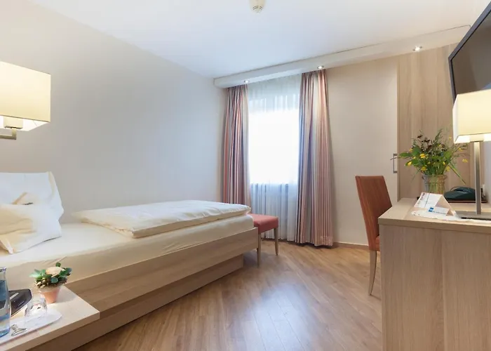 Eifel Hotel Schneider Am Maar Шалькенмерен